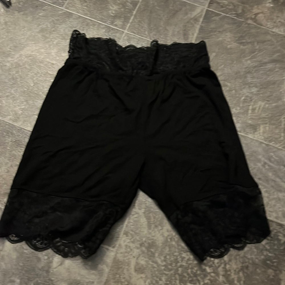 Never worn size large shape wear